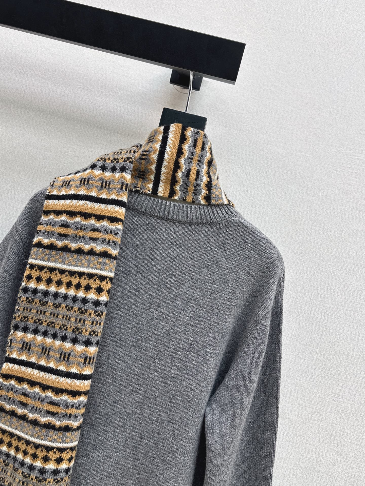Loro NEW wool sweater + scarf