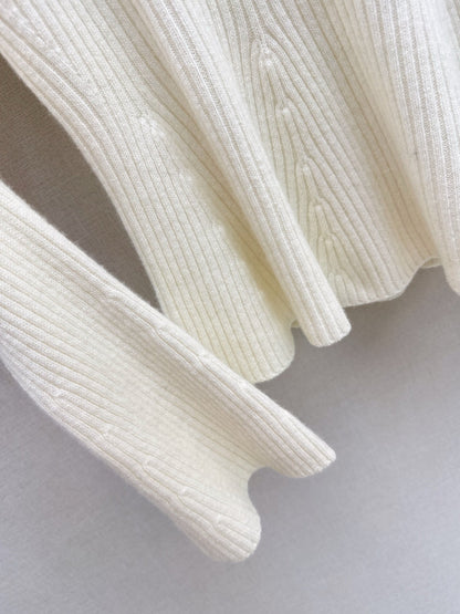 Max NEW Bell-sleeved sweater with a belt