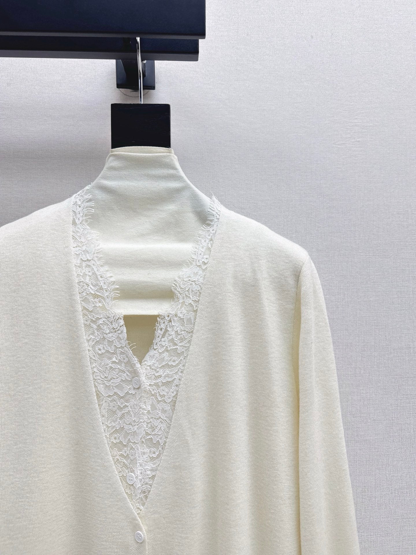 Es NEW Lace-paneled cardigan