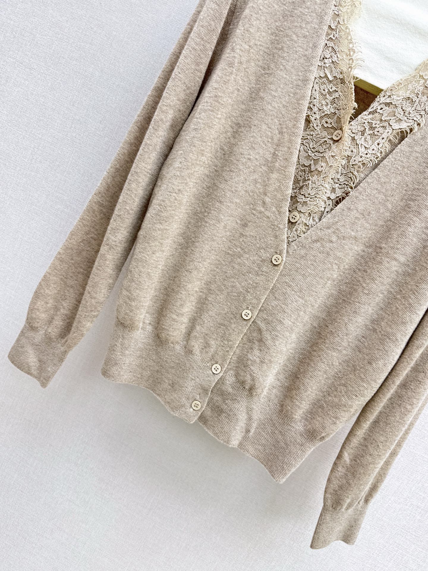 Es NEW Lace-paneled cardigan