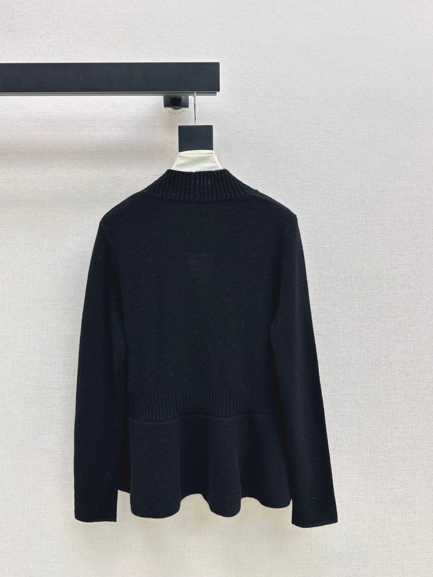 CD NEW V-neck cardigan