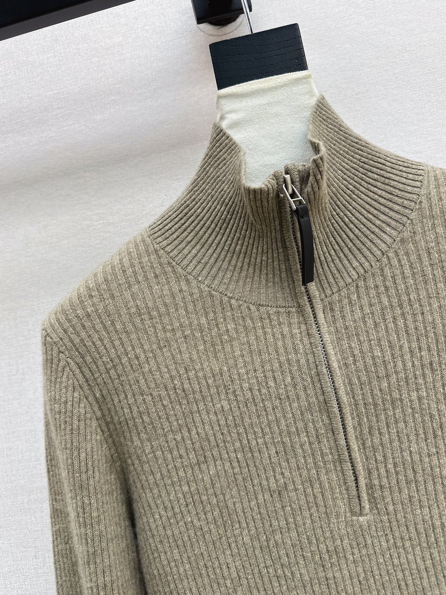 Brun NEW zip-up sweater