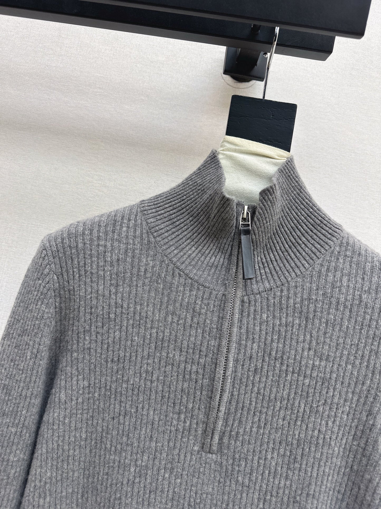Brun NEW zip-up sweater