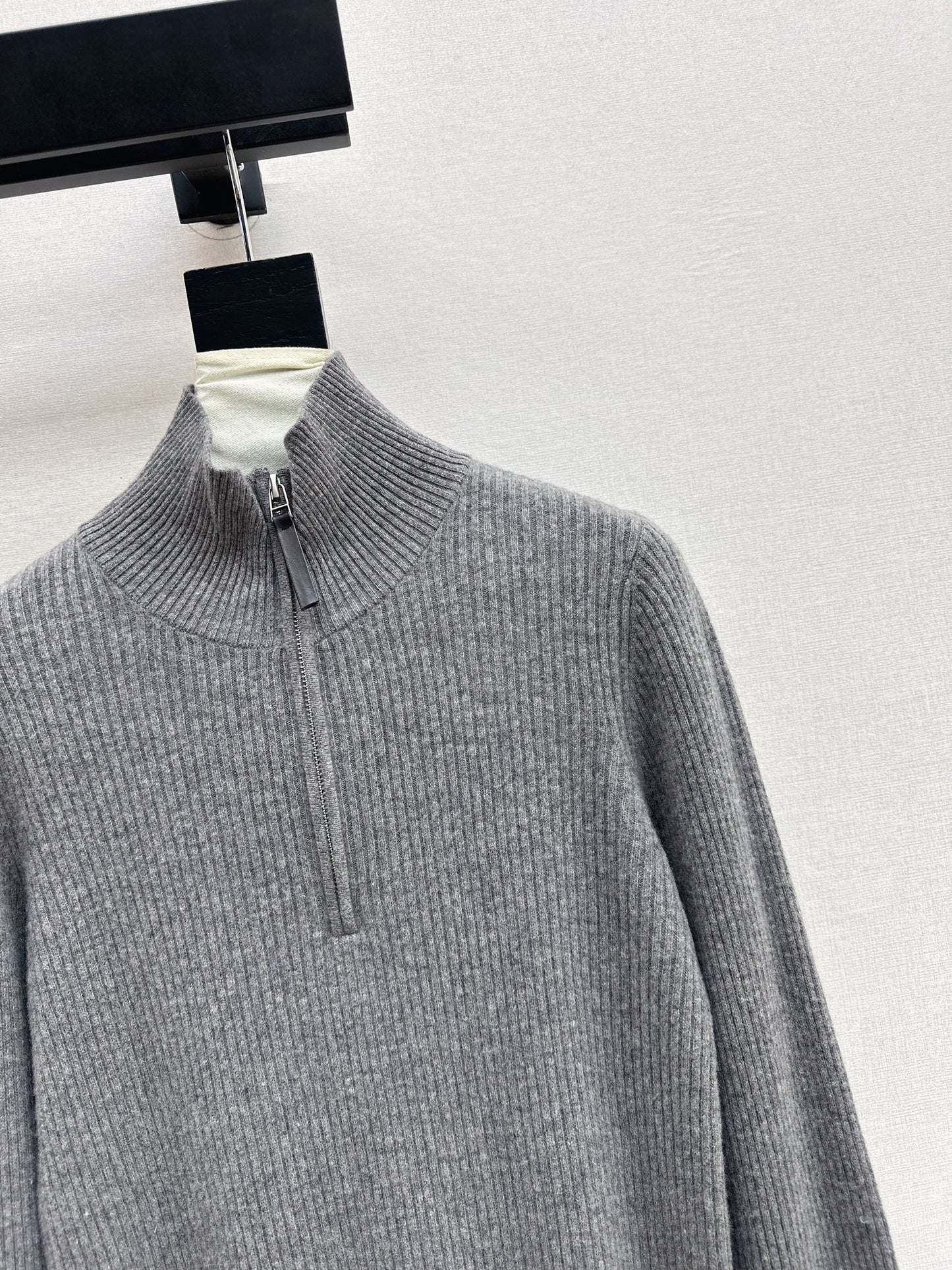 Brun NEW zip-up sweater