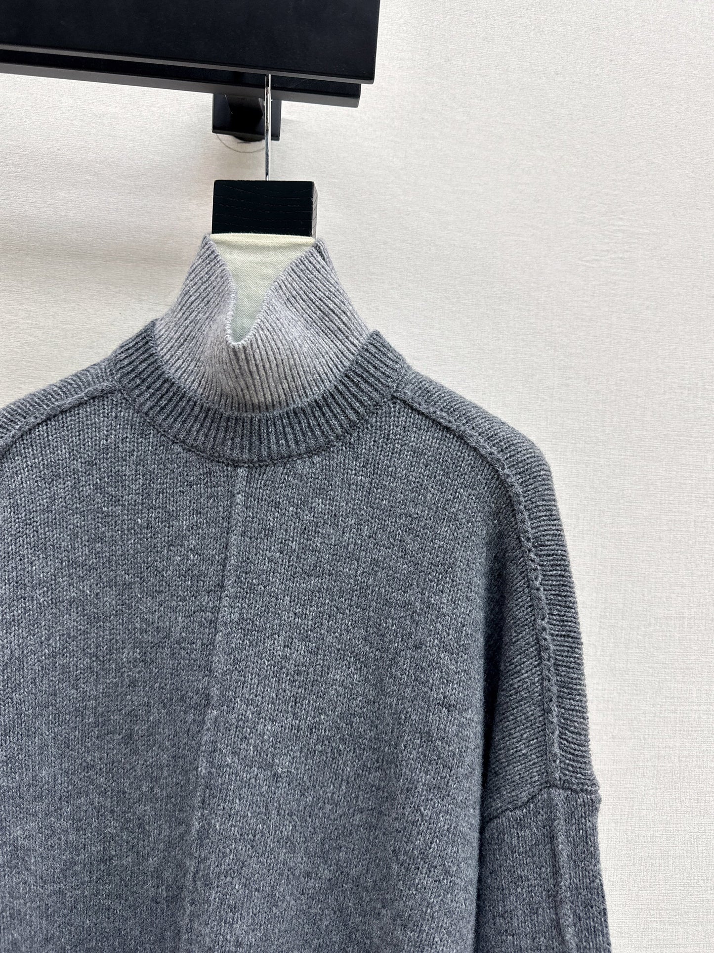 Brun NEW 2in1 contract sweater