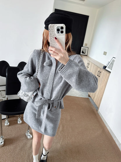 Loro NEW Zippered cardigan skirt set