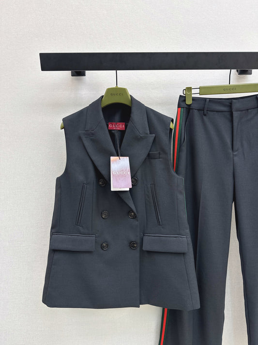 Guc NEW striped suit