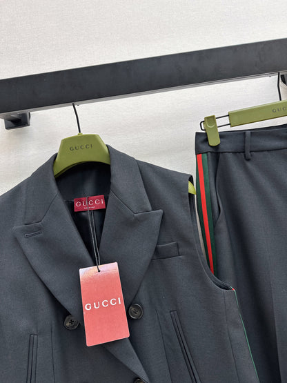 Guc NEW striped suit