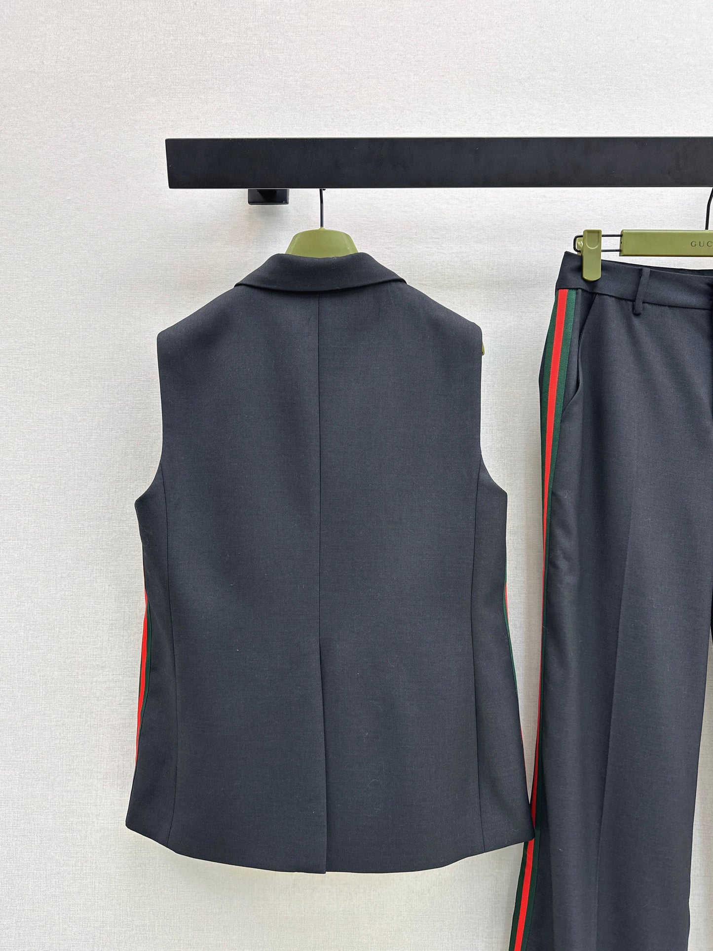 Guc NEW striped suit