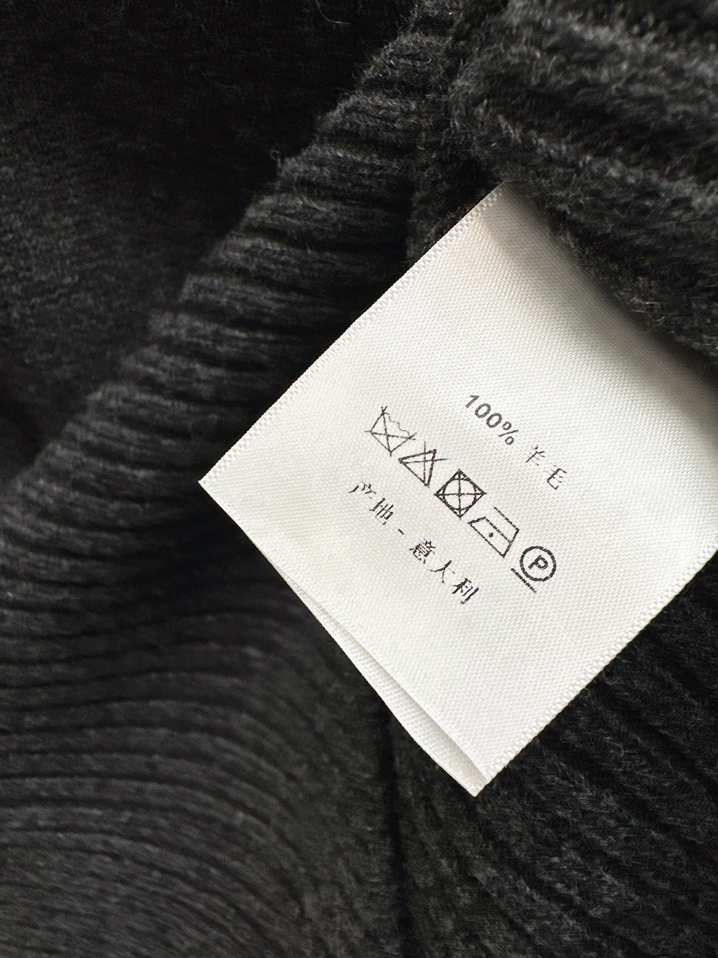 Brun NEW sleeveless sweater with belted