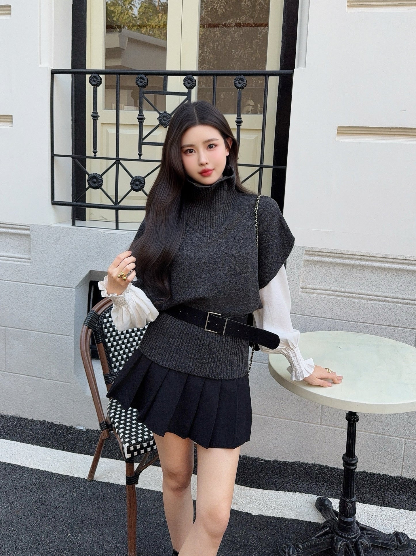 Brun NEW sleeveless sweater with belted