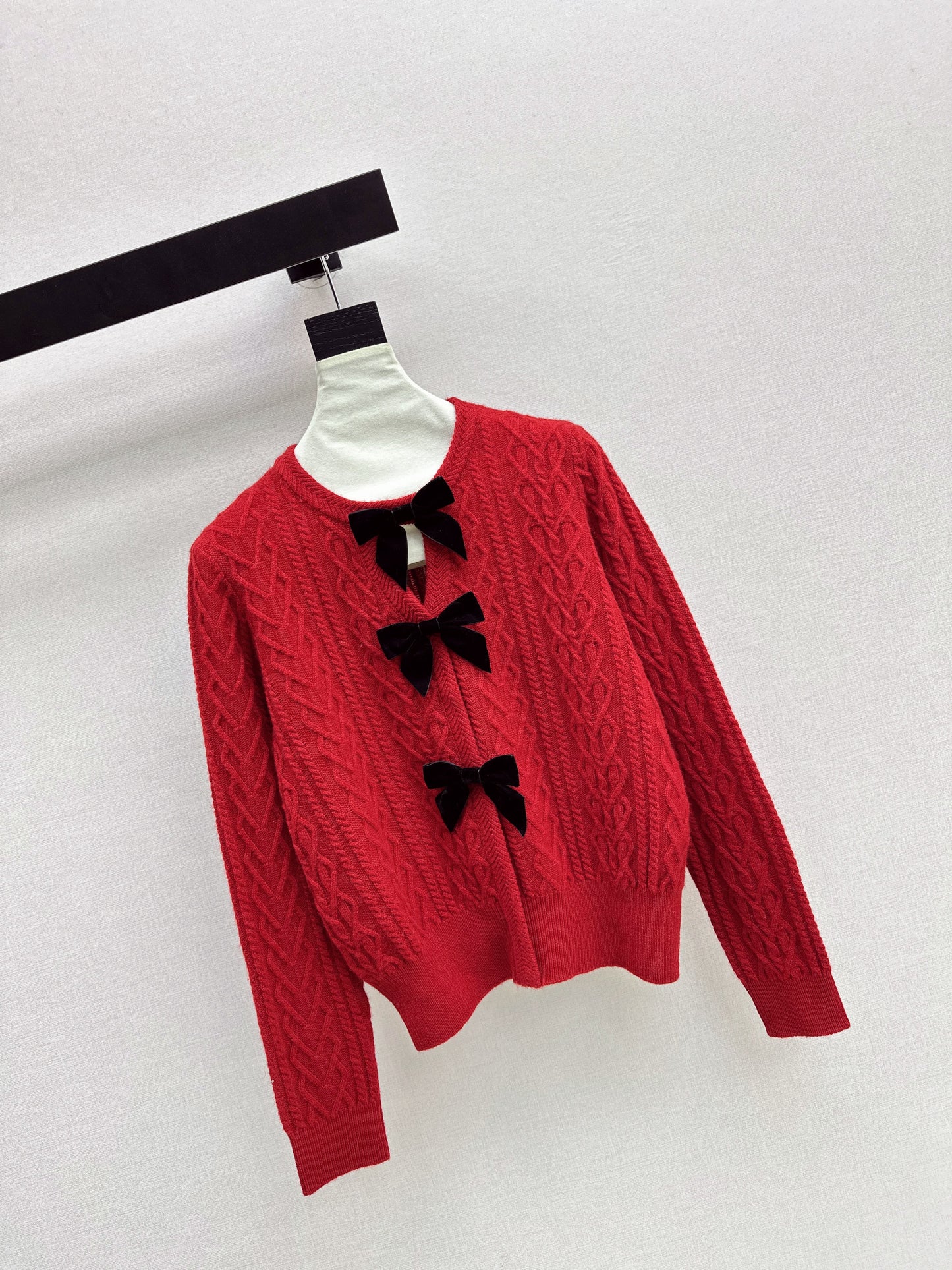 Miu NEW bow sweater