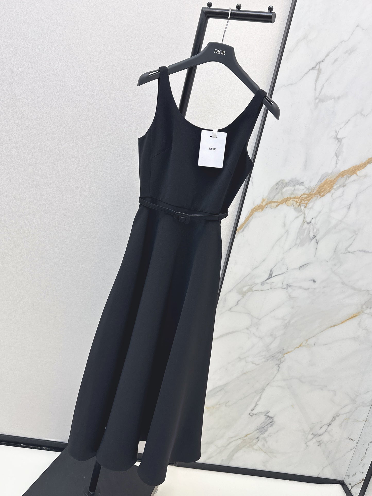 CD NEW classic sleeveless belted dress