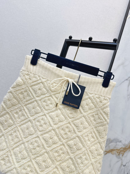 Louis NEW textured knit skirts