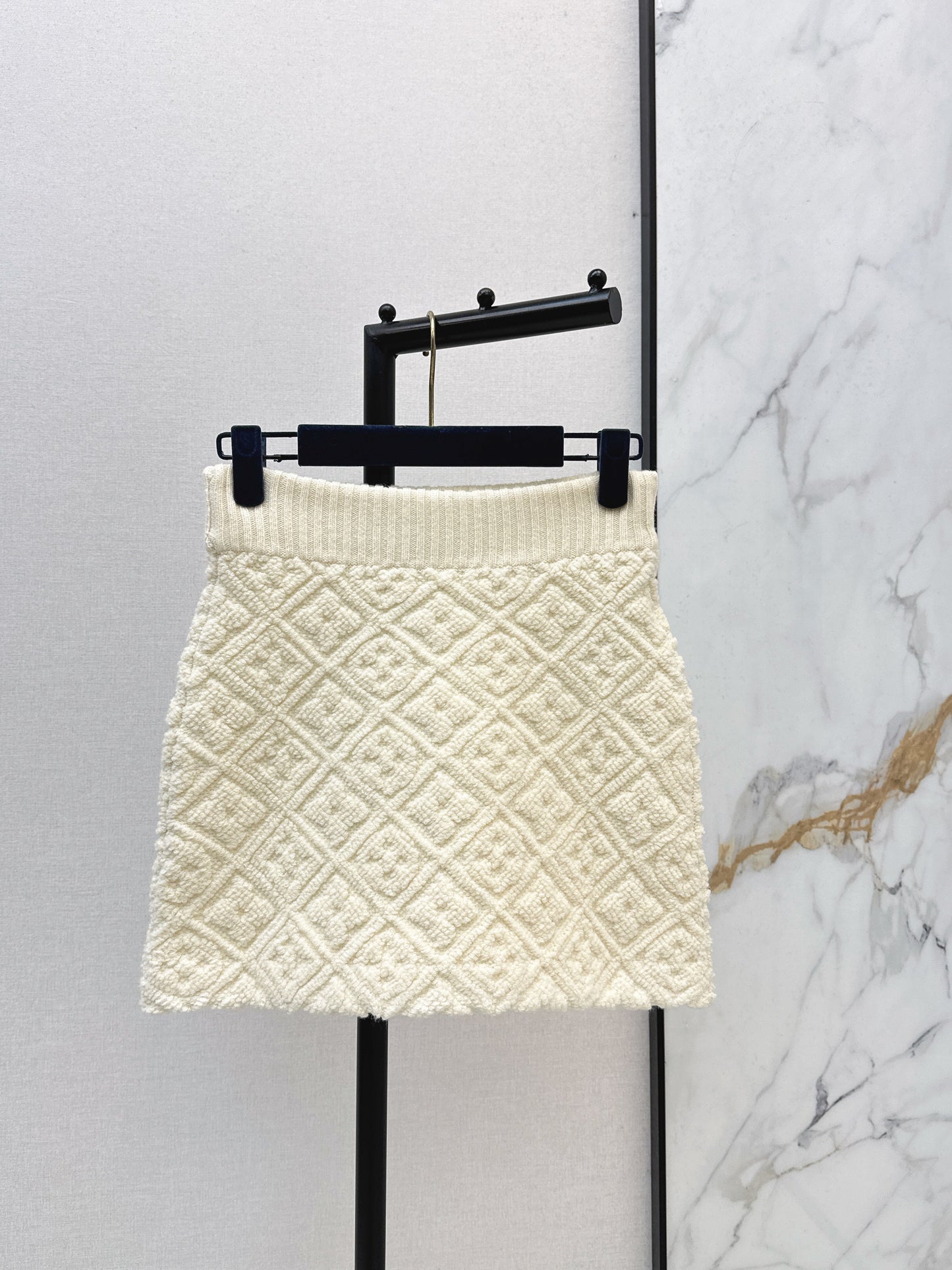 Louis NEW textured knit skirts