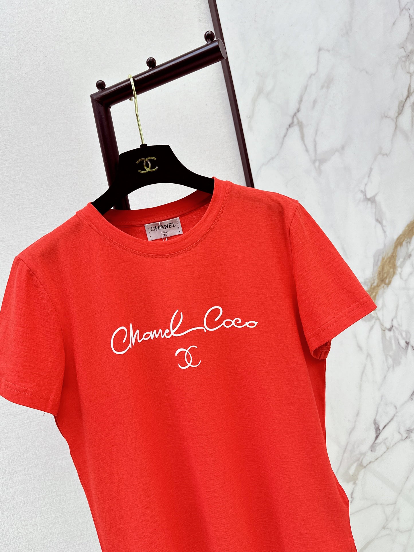 Chan NEW contrast lettering t-shirt