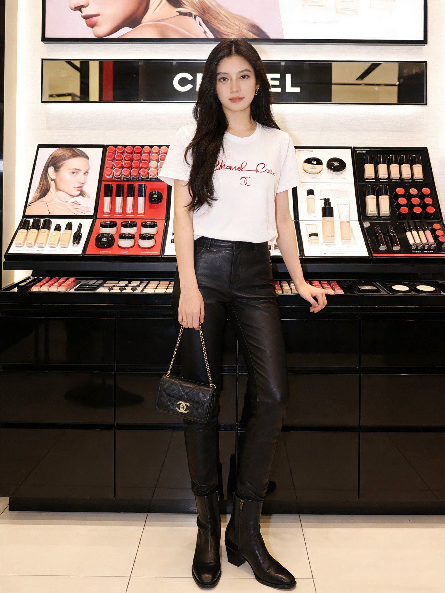 Chan NEW contrast lettering t-shirt